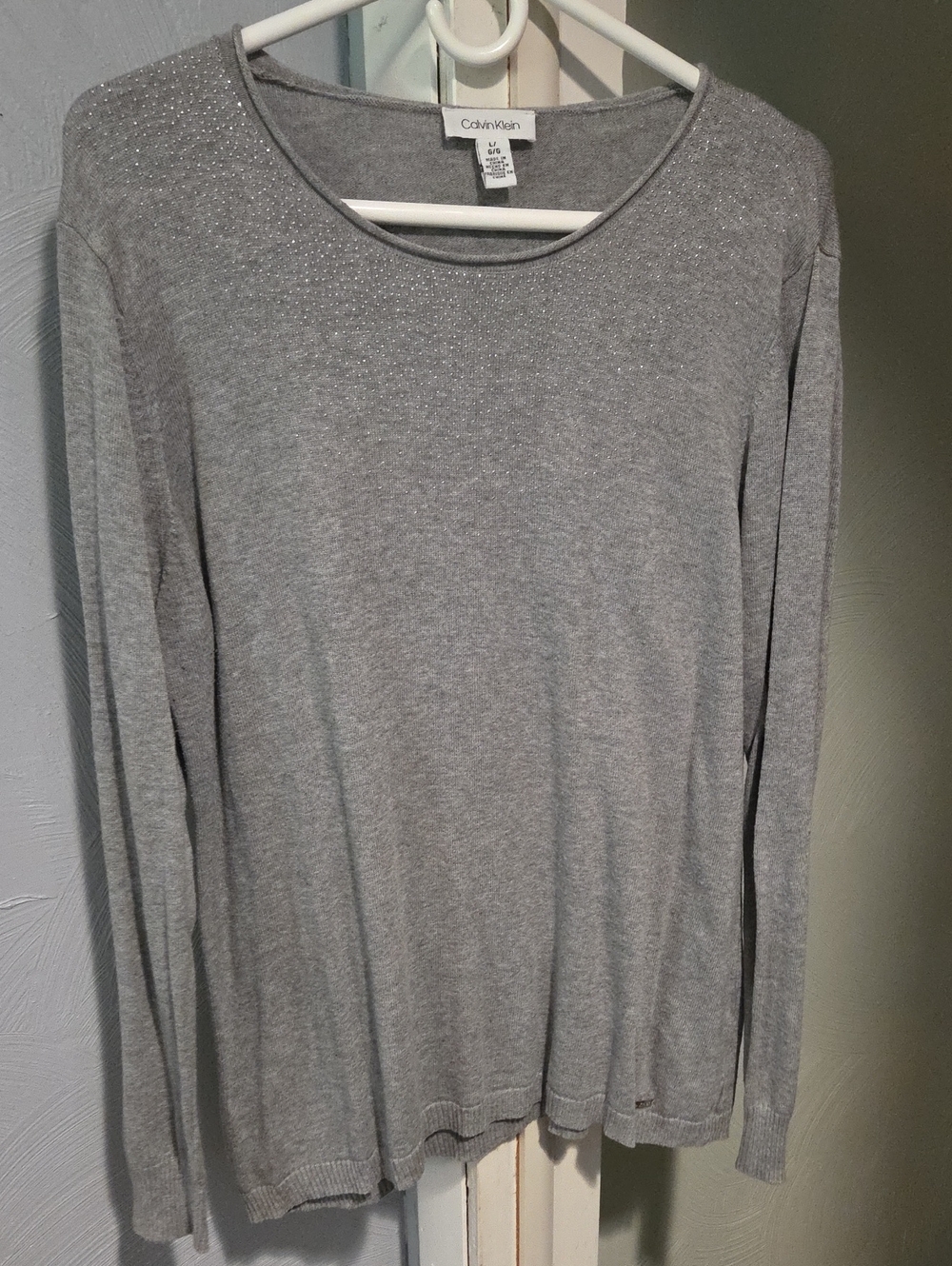Calvin Klein Light Gray Long-Sleeve Crewneck Top with Subtle Sparkle